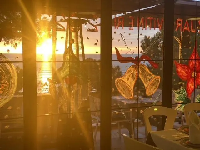 Villa D Restaurant & Private Beach Durres 4*,